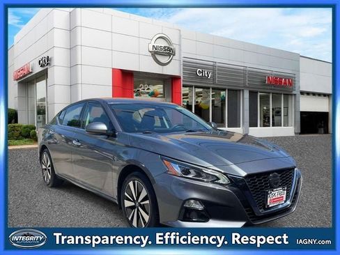 Used 2020 Nissan Altima 2.5 SV AWD/4WD image 1
