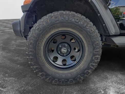 Used 2021 Jeep Wrangler Unlimited Sport AWD/4WD image 9
