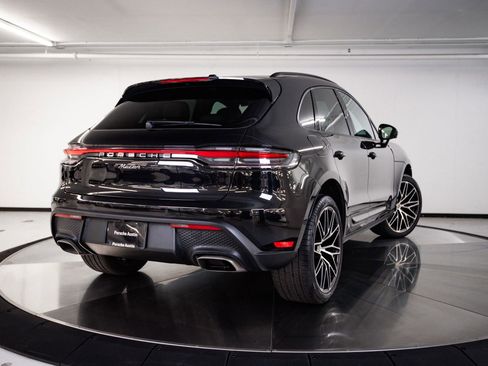 Certified 2026 Porsche Macan AWD/4WD image 6