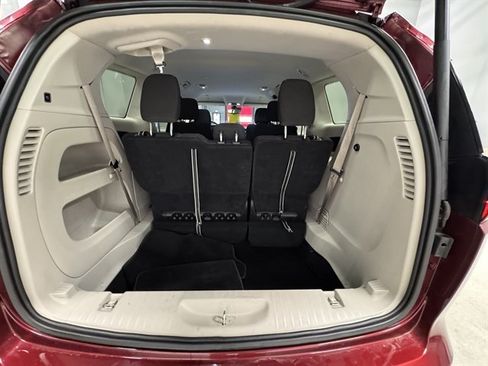 Used 2023 Chrysler Voyager LX FWD image 19
