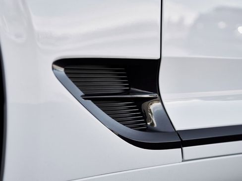 Used 2023 Bentley Continental GT Azure image 8