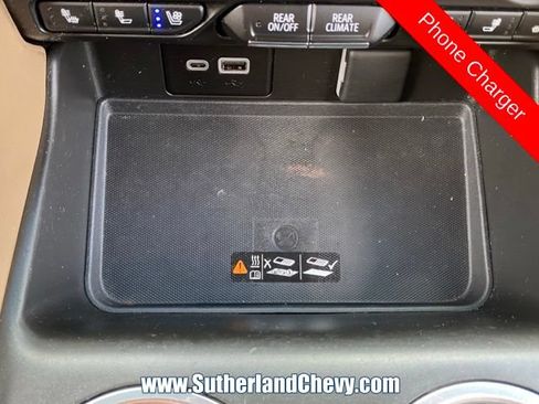Used 2023 Chevrolet Tahoe Premier AWD/4WD image 39
