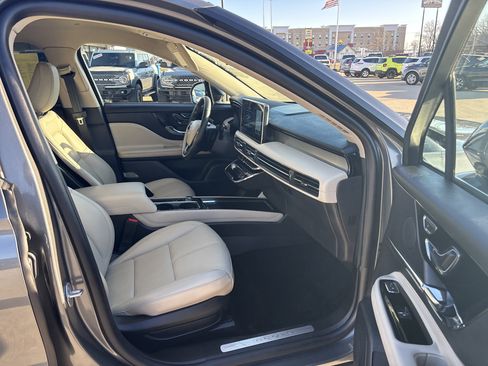 Used 2025 Lincoln Corsair FWD w/ Equipment Group 101A image 11