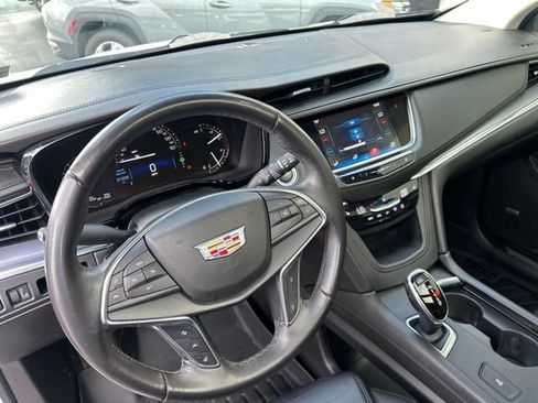 Used 2018 Cadillac XT5 Luxury w/ Driver Awareness Package FWD image 21