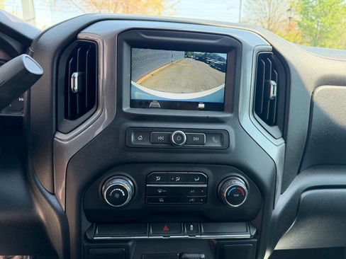 Used 2019 Chevrolet Silverado 1500 Custom w/ Trailering Package image 12