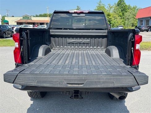 Used 2024 Chevrolet Silverado 2500 ZR2 w/ Technology Package image 14