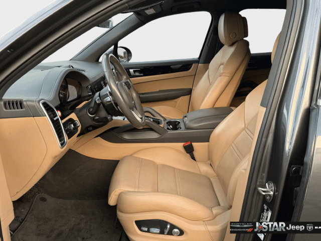 Used 2021 Porsche Cayenne AWD/4WD image 10