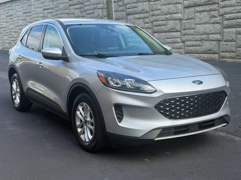 Used 2020 Ford Escape SE FWD image 4