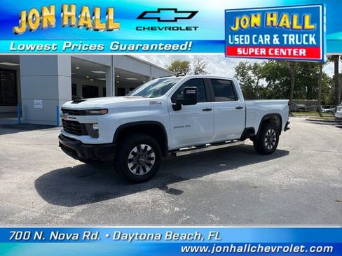 Used 2024 Chevrolet Silverado 2500 Custom w/ Custom Value Package AWD/4WD image 2