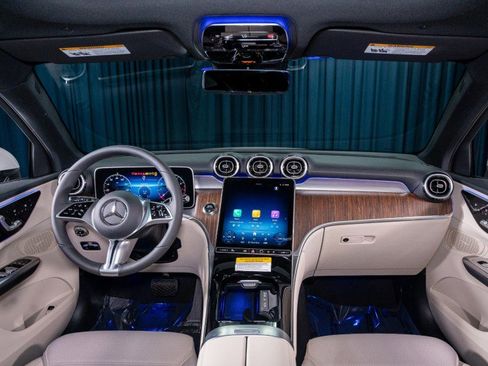 Used 2026 Mercedes-Benz GLC 300 image 13