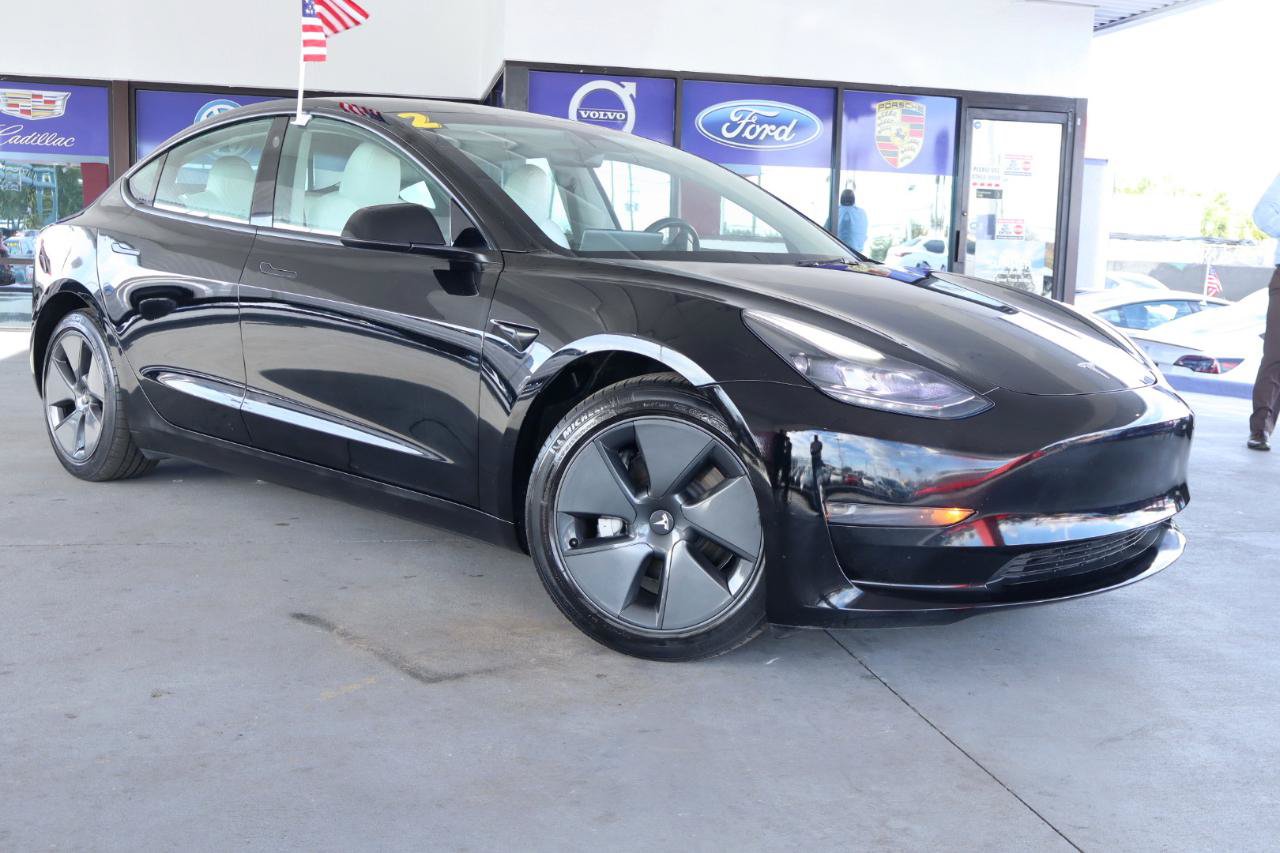 Used 2023 Tesla Model 3 Standard Range RWD image 3