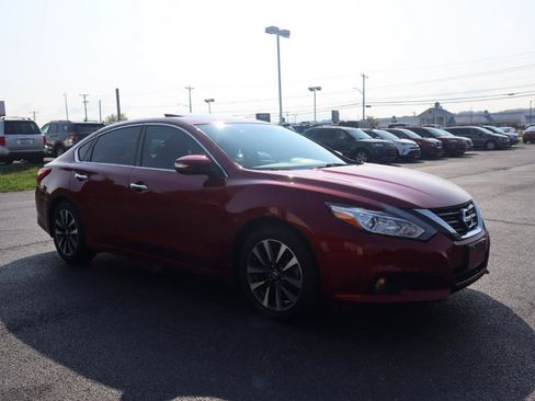 Used 2016 Nissan Altima 2.5 SL w/ Moonroof Package FWD image 6