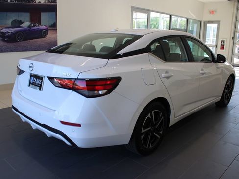 Used 2024 Nissan Sentra SV FWD image 19