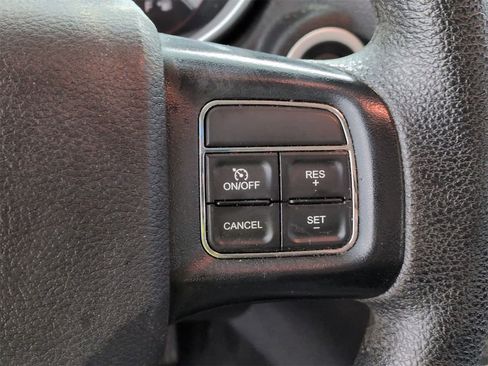 Used 2018 Dodge Journey SE image 25