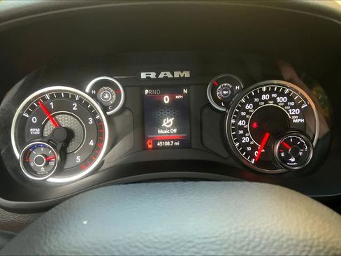 Used 2024 RAM 3500 Big Horn image 24