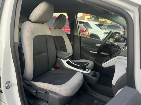 Used 2021 Chevrolet Bolt LT image 30