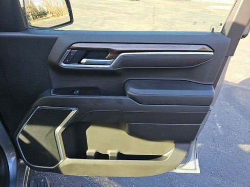 Used 2025 Chevrolet Silverado 1500 LT image 14