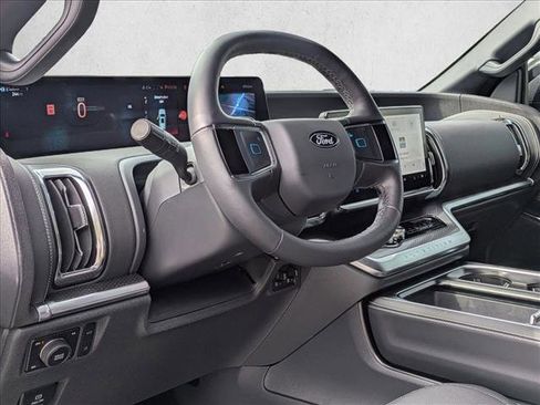 New 2026 Ford Expedition Platinum w/ Stealth Appearance Package AWD/4WD image 3