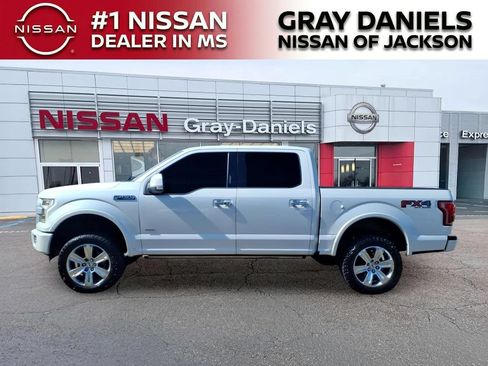 Used 2015 Ford F150 Platinum w/ Equipment Group 701A Luxury AWD/4WD image 4