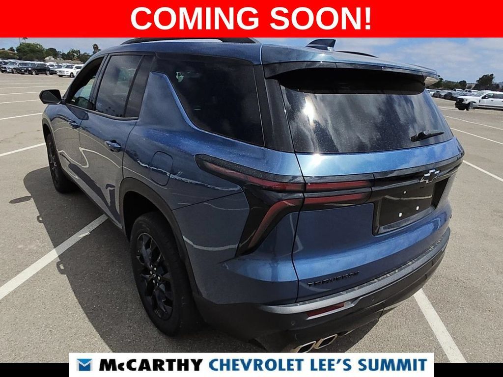 Used 2024 Chevrolet Traverse LT w/ Midnight/Sport Edition FWD image 3