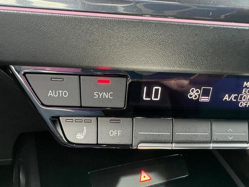 Used 2022 Audi Q4 e-tron Premium Plus w/ Premium Plus image 17