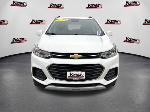 Used 2019 Chevrolet Trax LT w/ LT Convenience Package image 2