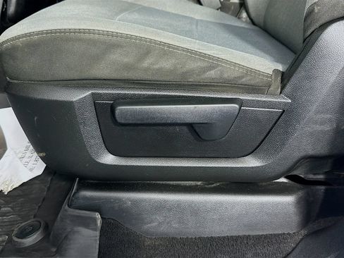 Used 2022 RAM 2500 Big Horn w/ Cold Weather Group AWD/4WD image 18