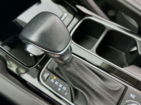 Used 2024 Kia Telluride S image 16