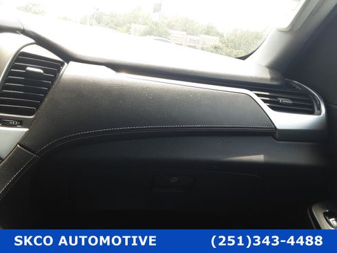 Used 2018 Chevrolet Suburban Premier image 24