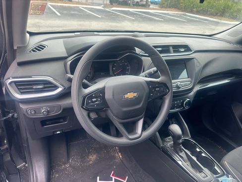 Used 2023 Chevrolet TrailBlazer LS image 6