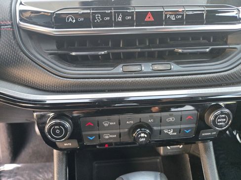 Used 2023 Jeep Compass Trailhawk image 19