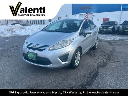 Used 2012 Ford Fiesta SE image 1
