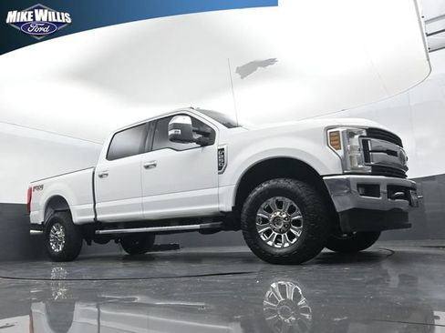 Used 2019 Ford F250 XLT w/ XLT Premium Package AWD/4WD image 9