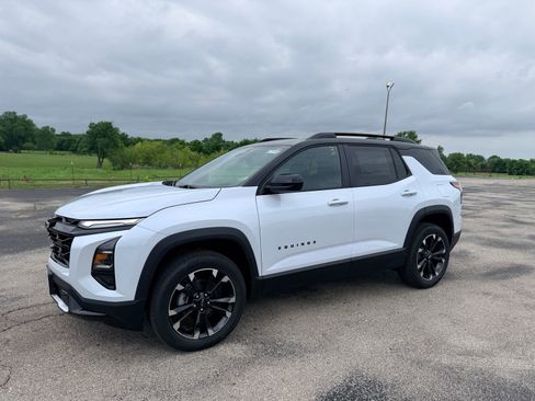 New 2026 Chevrolet Equinox RS FWD image 2