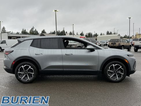 New 2026 Chevrolet Equinox EV LT image 6