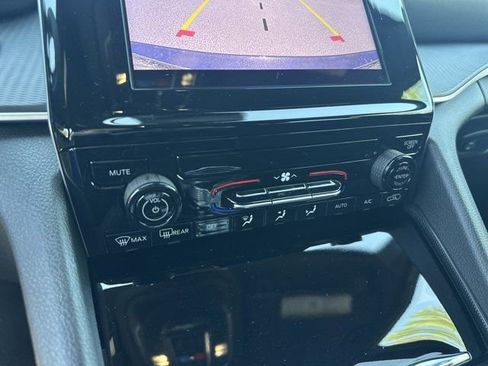 New 2025 Jeep Grand Cherokee L Laredo image 29