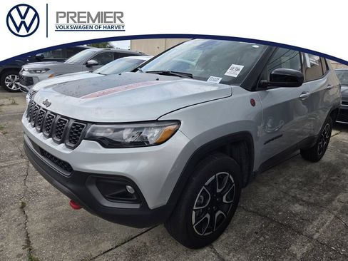 Used 2024 Jeep Compass Trailhawk AWD/4WD image 1