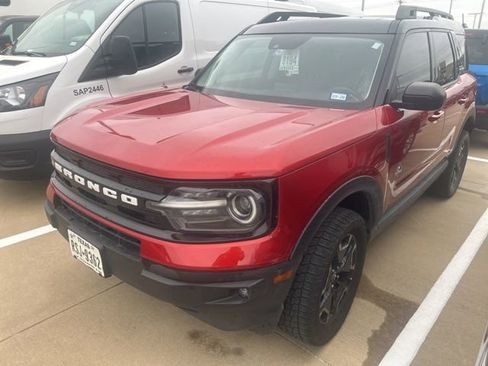 Used 2022 Ford Bronco Sport Outer Banks w/ Tech Package image 2