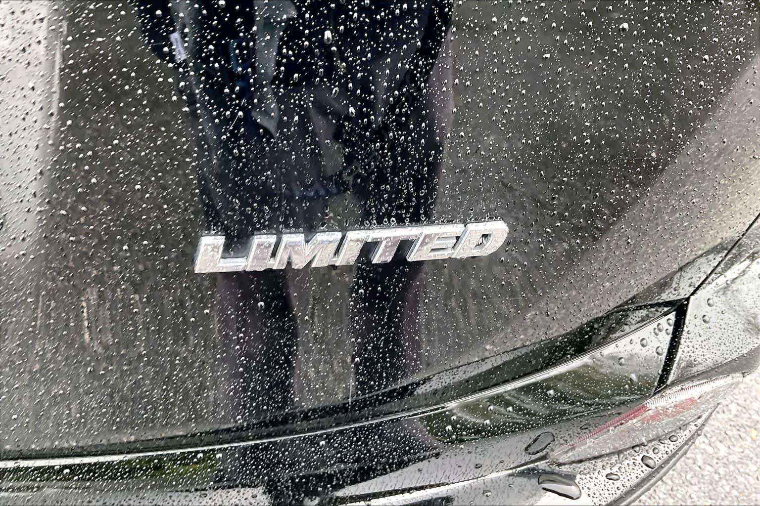 Used 2016 Toyota RAV4 Limited FWD image 9