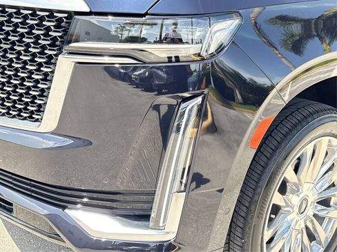Used 2024 Cadillac Escalade Premium Luxury AWD/4WD image 14