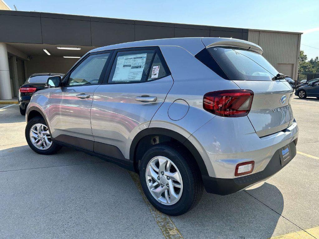 New 2026 Hyundai Venue SE FWD image 47