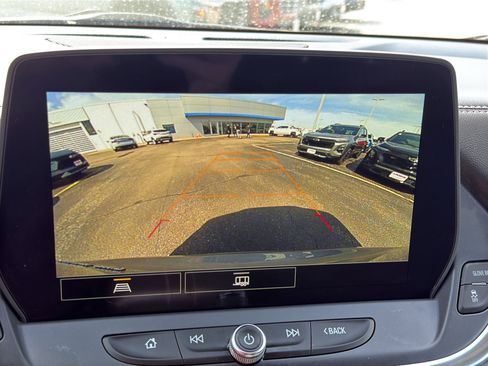 Used 2025 Chevrolet Blazer LT AWD/4WD image 19
