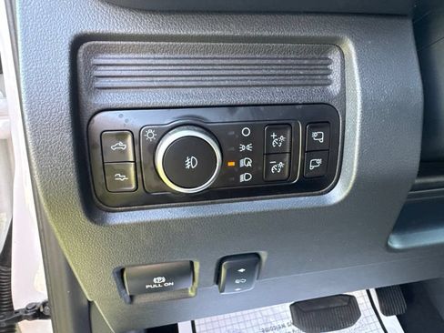 Used 2026 Ford F450 Platinum w/ FX4 Off-Road Package AWD/4WD image 34