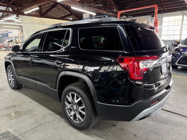 Used 2023 GMC Acadia SLT w/ Preferred Package AWD/4WD image 2