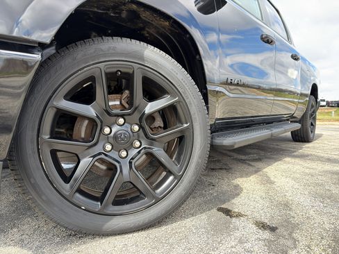 Used 2023 RAM 1500 Laramie AWD/4WD image 10