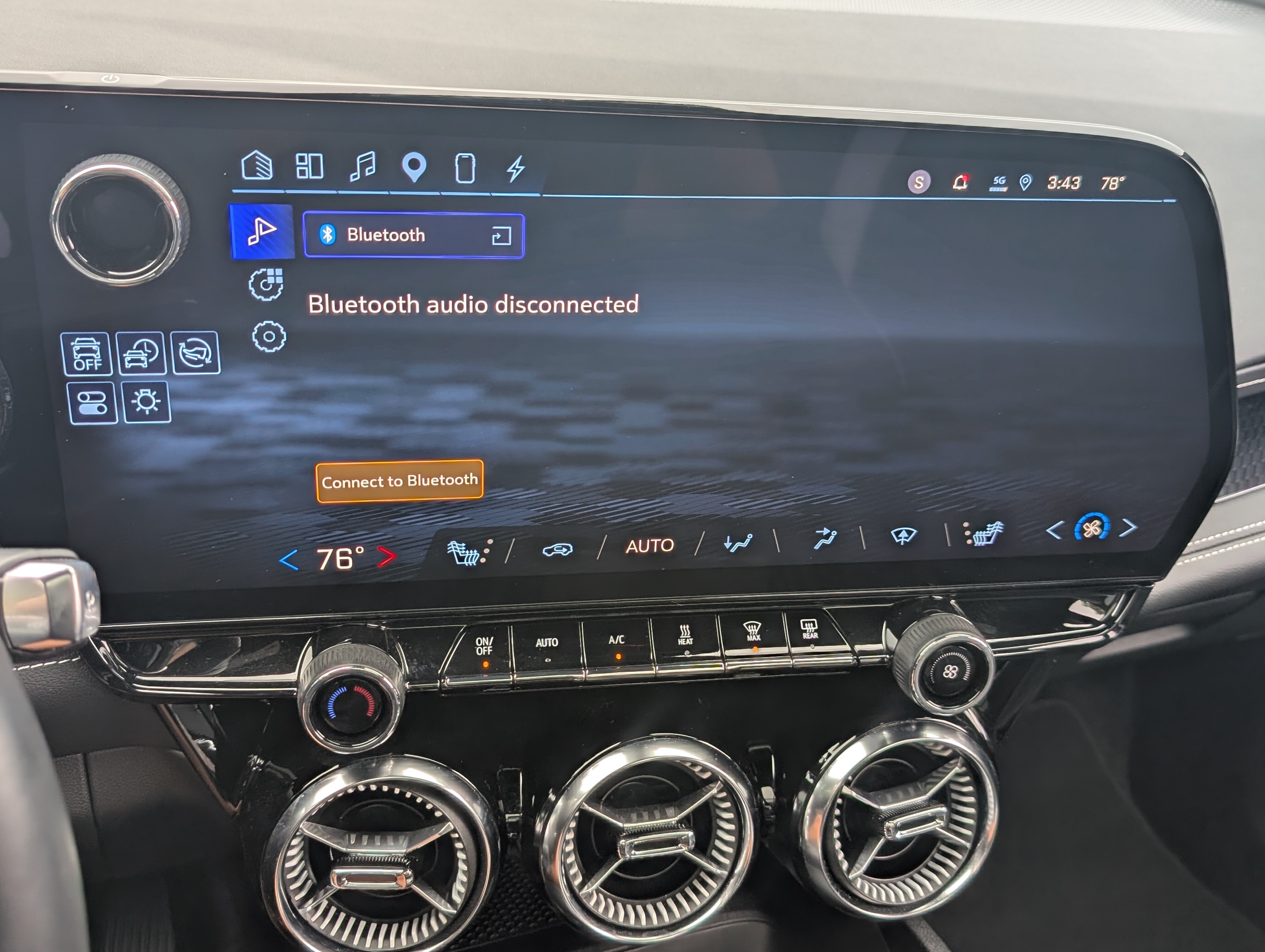 Used 2024 Chevrolet Blazer EV LT AWD/4WD image 29