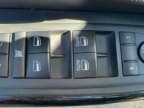 Used 2020 Jeep Cherokee Latitude Plus image 14