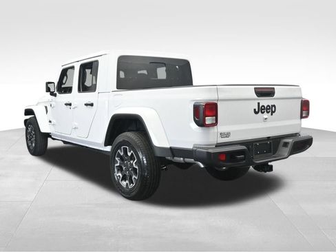 Used 2024 Jeep Gladiator Sport w/ Premium Package image 4