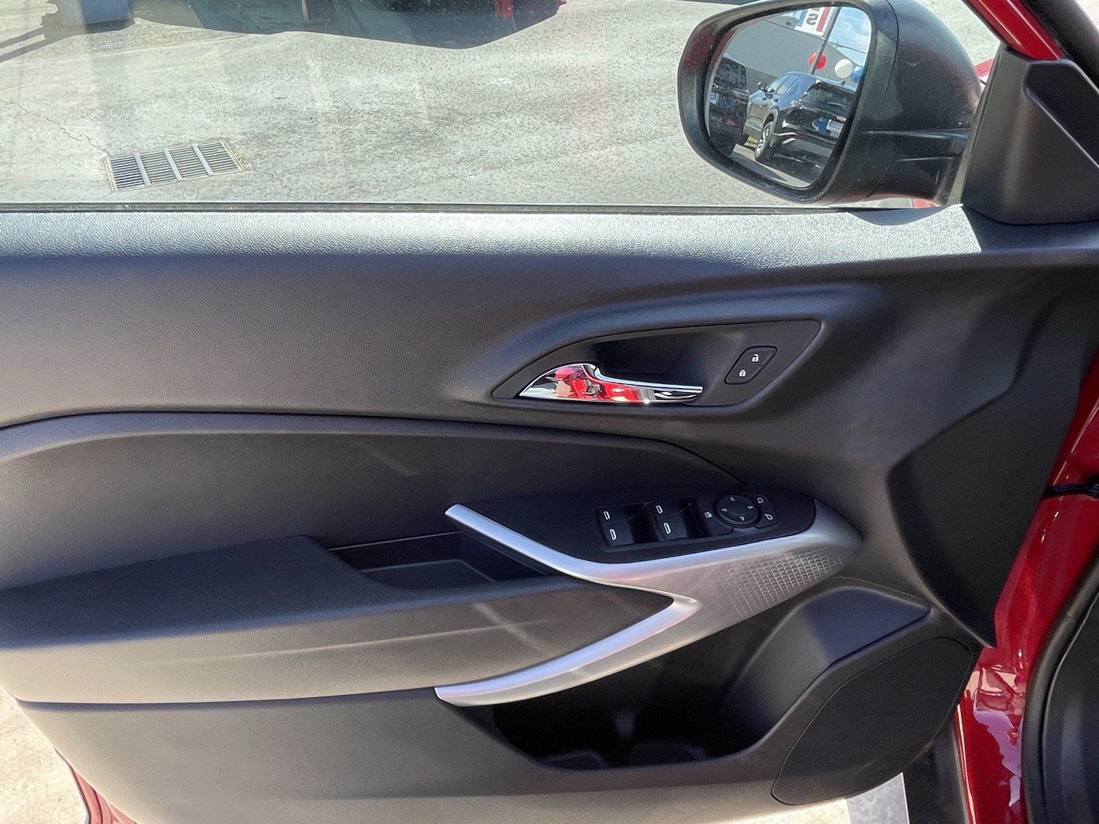 Used 2026 Chevrolet Trax LS FWD image 17