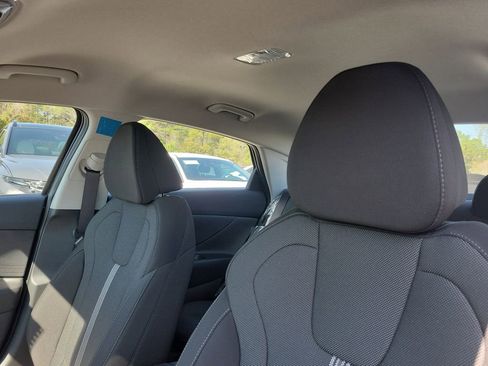 New 2026 Hyundai Elantra SE image 18